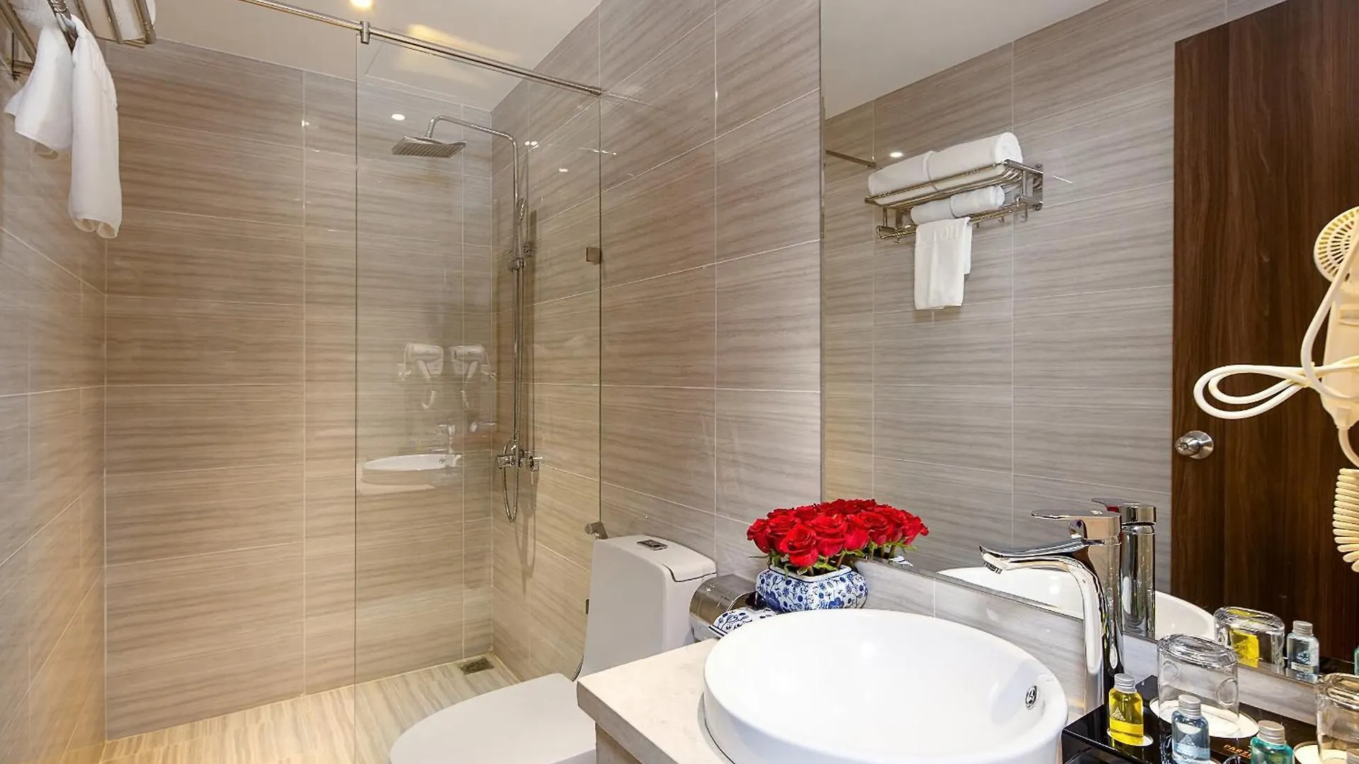 Tgt Beach Hotel Da Nang