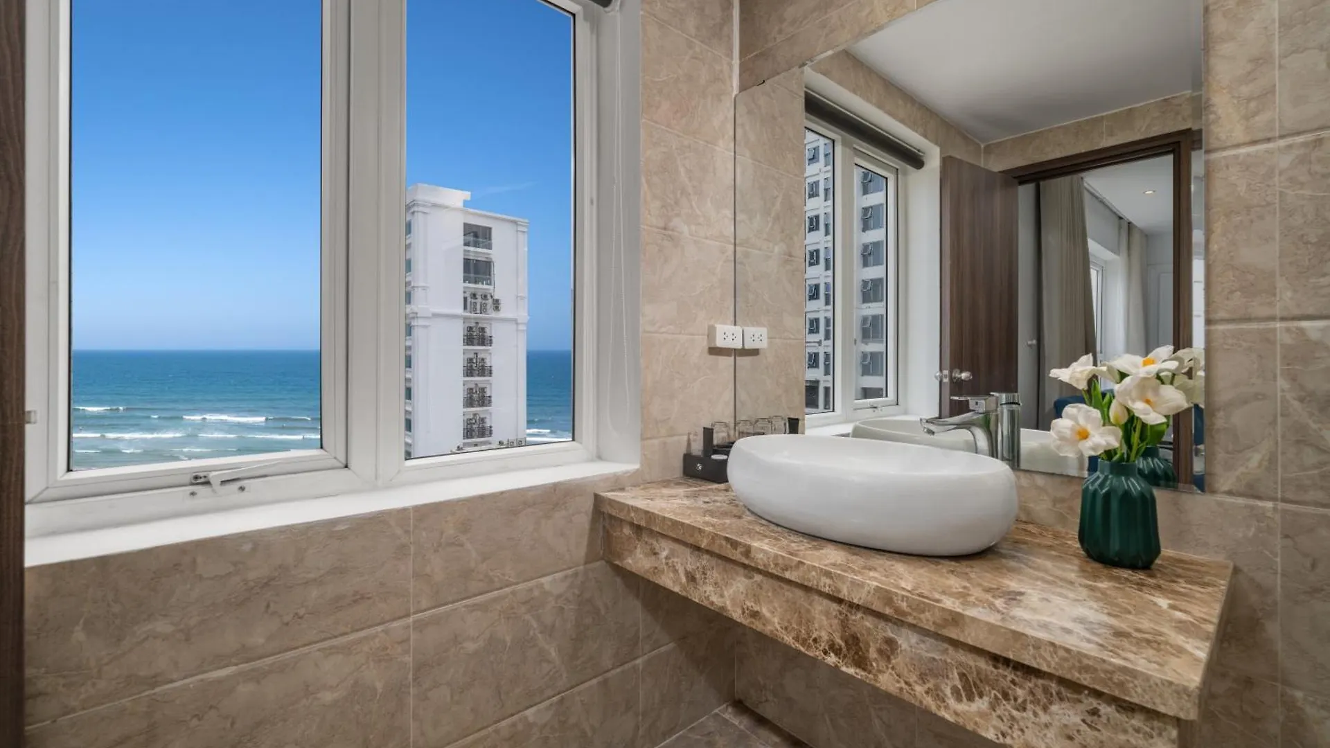 Tgt Beach Hotel Da Nang